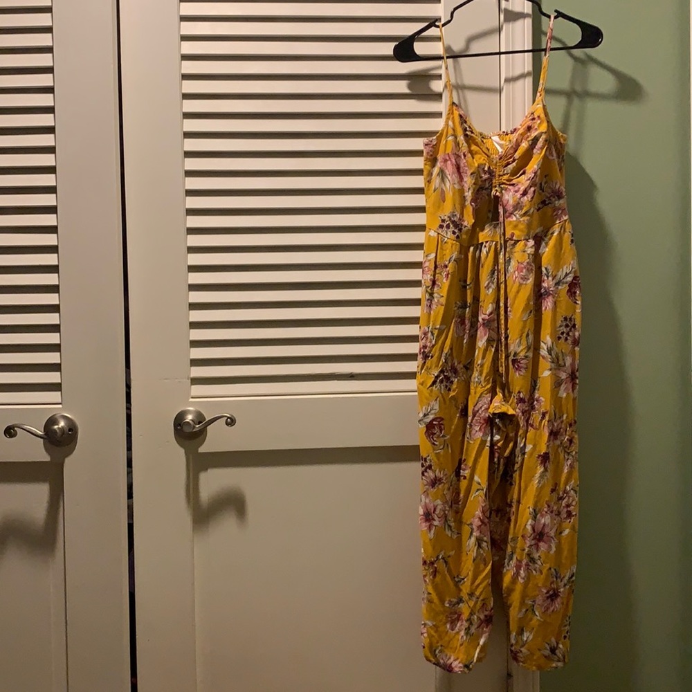Brand name xhilaration size M color mustard yellow
